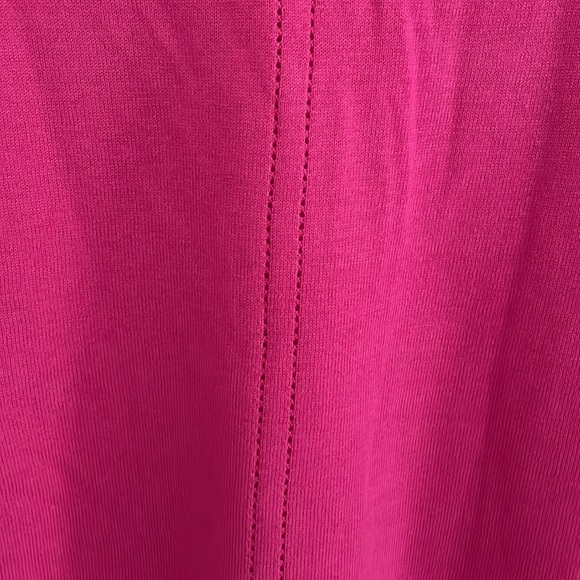 NWT Women’s Limited Magenta Light Weight Sweater - Picture 4 of 5